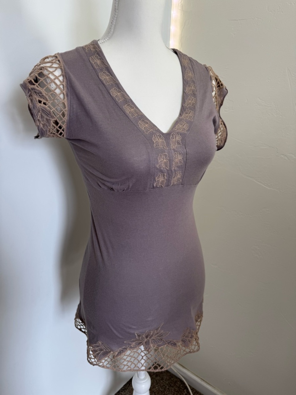 BCBGMAXAZRIA Soft girl boho energy 🌿🤎
Muted taupe/brown color Size Small